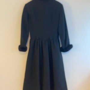 XS-S Unique 60s-70s princess-cut coat with fab military details image 2