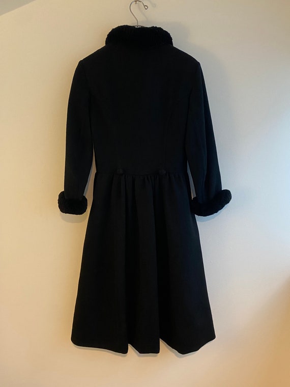 XS-S | Unique 60s-70s princess-cut coat with fab … - image 3