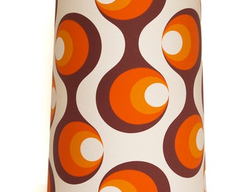 Handgefertigter Lampenschirm von Lampenliefde mit geometrischem Retro-Druck in Orange, Braun und Creme