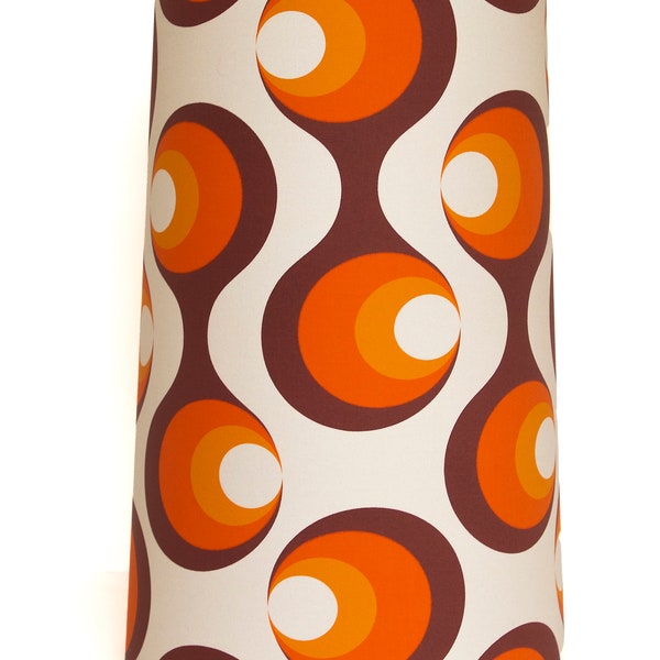 Handgemaakte lampenkap van Lampenliefde met retro geometrische print in oranje, bruin en creme