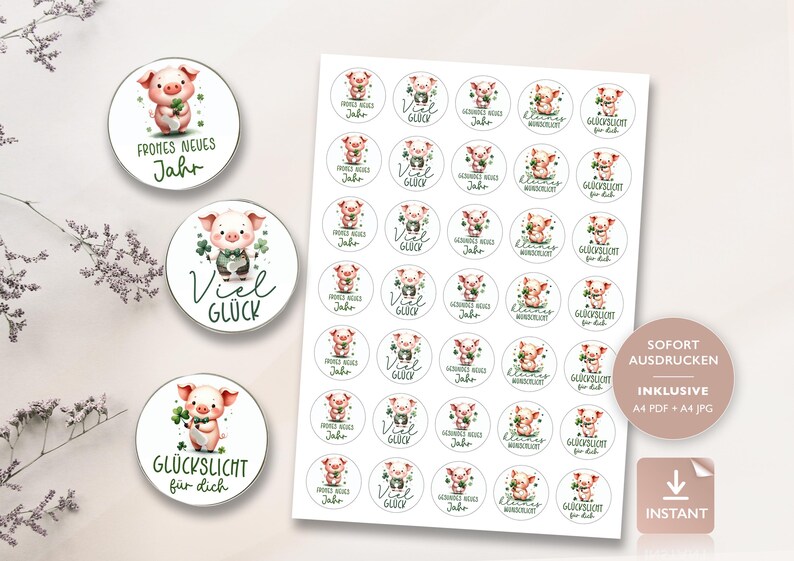 Puede incluir: Hoja de pegatinas redondas con ilustraciones de acuarela de cerdos sosteniendo tr&eacute;boles. Las pegatinas tienen texto en alem&aacute;n, incluyendo "Frohes Neues Jahr" y "Viel Gl&uuml;ck". Las pegatinas est&aacute;n sobre un fondo blanco.