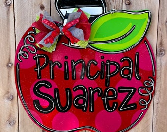 Teacher door hanger, classroom door hanger, back to school, apple door hanger, personalized door hanger, classic classroom, classroom decor