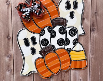 Hand Painted Ghost Door Hanger: Whimsical Halloween Decor