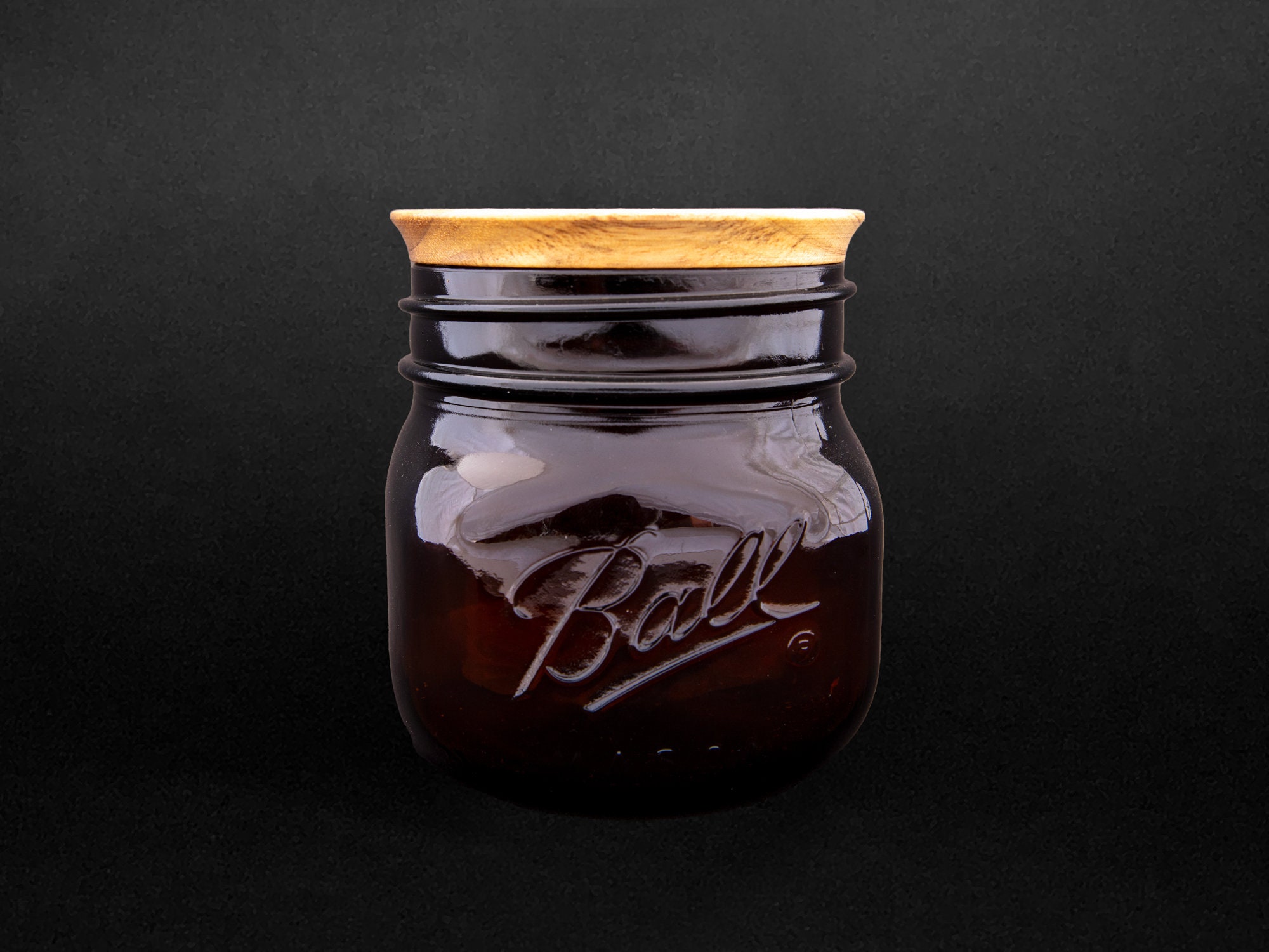Ball Amber Glass Wide Mouth Mason Jars (16 oz/Pint) With Airtight lids and  Bands [4 Pack] Amber Canning Jars - Microwave & Dishwasher Safe. Bundled  With Jar Opener