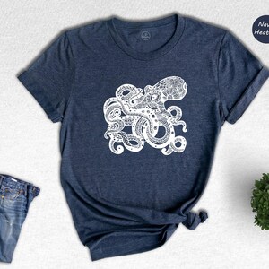 Octopus T-Shirt, Sea Monster Kraken Tee, Ocean Fishing Shirt Bild 5