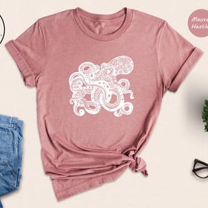 Octopus T-Shirt, Sea Monster Kraken Tee, Ocean Fishing Shirt Bild 2