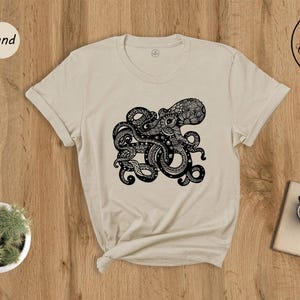 Octopus T-Shirt, Sea Monster Kraken Tee, Ocean Fishing Shirt Bild 4