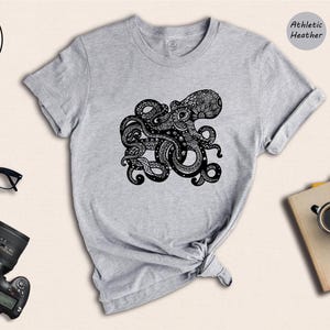 Octopus T-Shirt, Sea Monster Kraken Tee, Ocean Fishing Shirt Bild 7