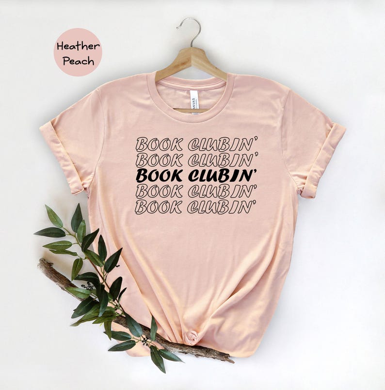 Camiseta de club de lectura, camiseta retro con texto ondulado para club de lectura, regalo para amantes de la lectura, camiseta para bibliófilos. imagen 2