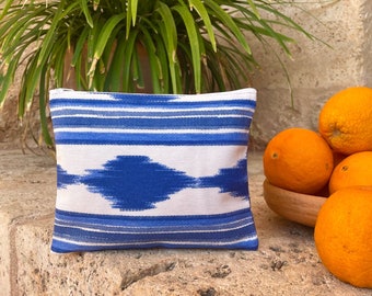 Ikat Tasche BLUE Mallorca mallorquinischer Stoff blau Zungenmuster Mediterranes Accessoire Clutch Kosmetiktasche kleine Tasche