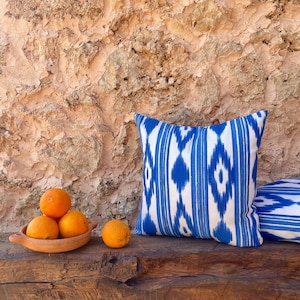 Cojín Ikat AZUL Mallorca Tejido mallorquín estampado lengua azul Funda de cojín decorativa mediterránea