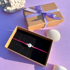 pulsera de neón rosa con pulsera de iniciales de cuentas de letras pulsera de amistad pulsera ajustable personalizada pulsera de niñas