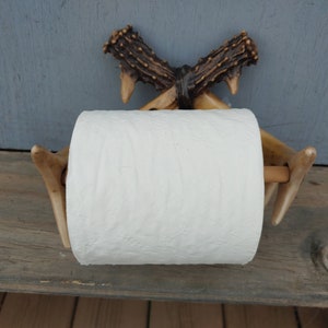 Black Forest Decor Horseshoe Toilet Paper Stand