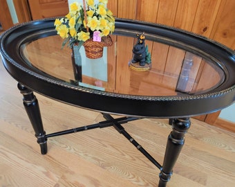 Vintage Hekman Oval Coffee Table, Glass Top Black Lacquer Finish Gold Highlights Cocktail Table Beveled Glass   NOT 1.00 SHIPPING  589