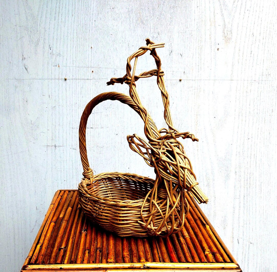 Rustic Wicker Basket With Deer Antlers: Gold Woodland Decor