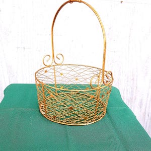 Vintage Gold Filigree Star Basket: Decorative Metal Wire Framework ~ 1085