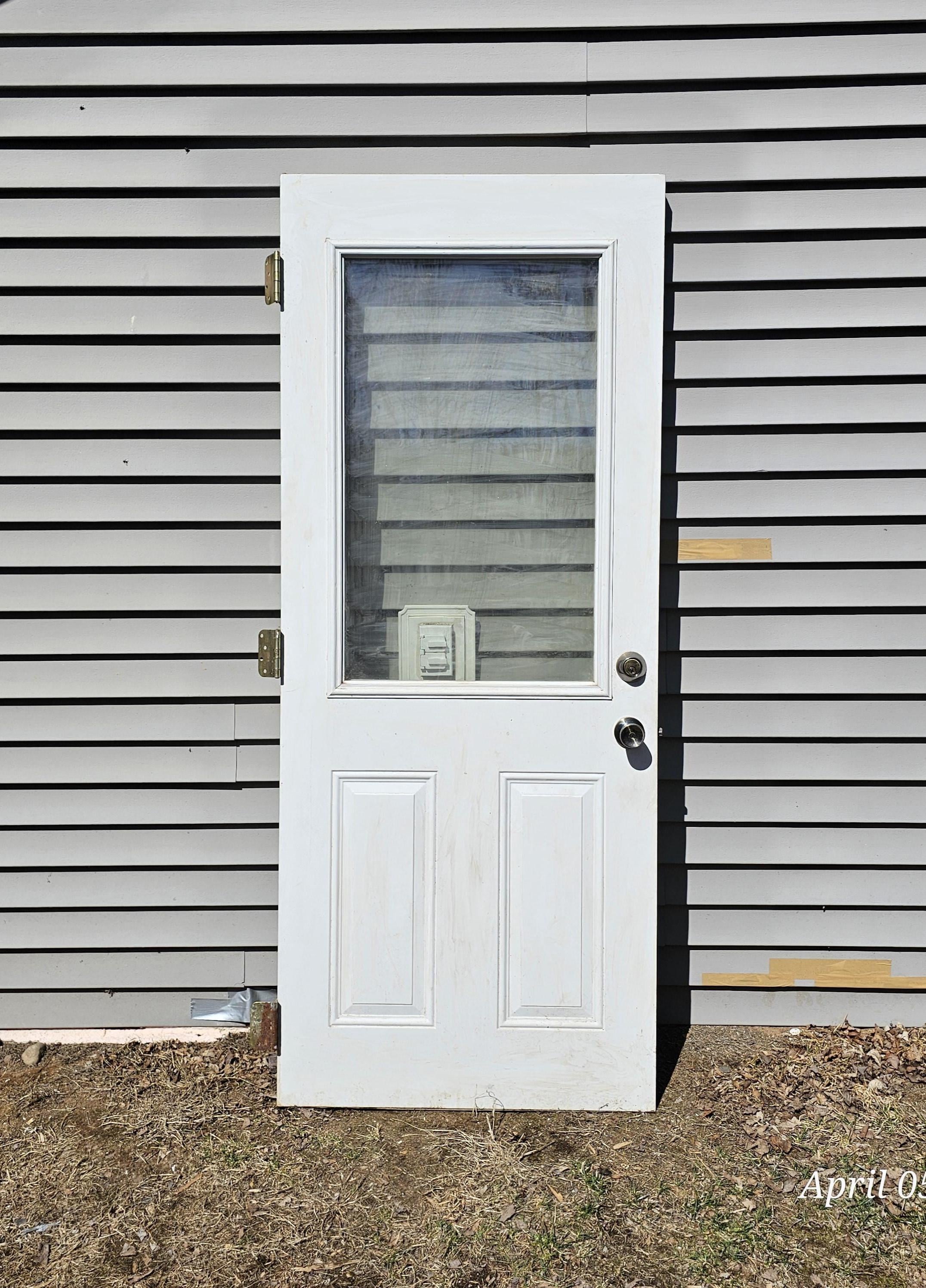 One Pane Two Panel Exterior Door Entry Vertical Panels Masonite & Metal Thermal Pane Three Hinges Door Knob Complete SHIPPING NOT 1.00 1834
