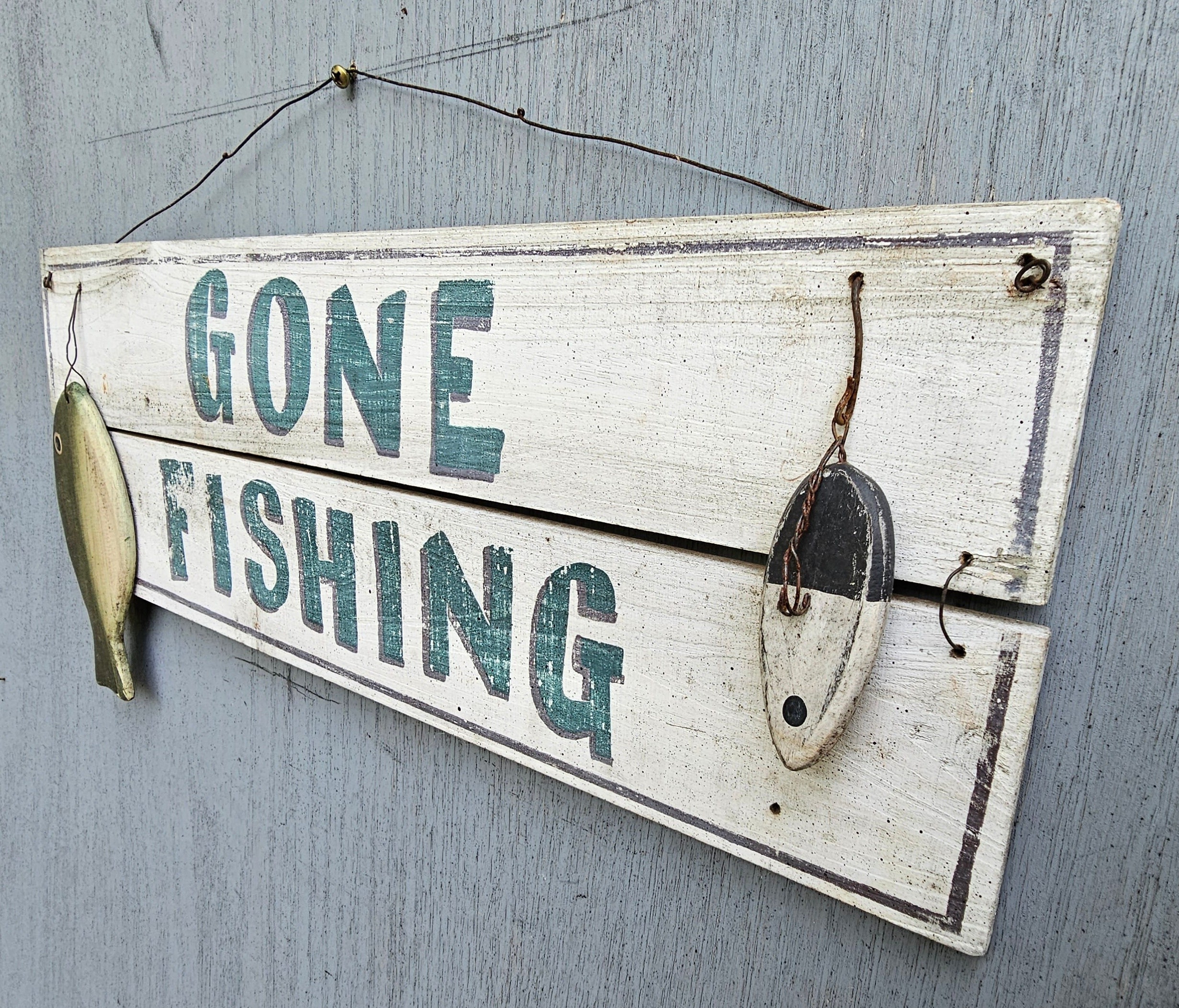 Vintage Distressed Wood Fishing Sign: Rustic Cabin Decor ~ 1274