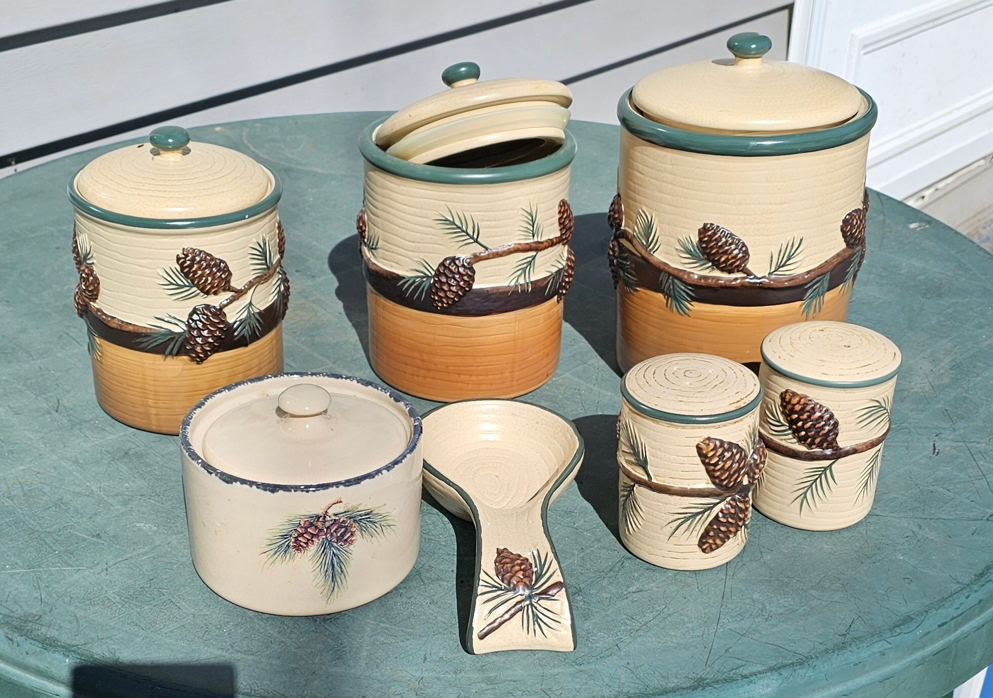【30％OFF】 Seven Piece Vintage Pine Cone Canister Set Three Canisters 標本