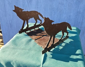 Vintage RJline Metal Book Ends Howling Wolf Silhouettes Metal Art 1435