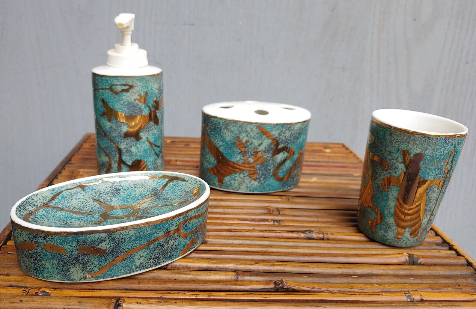 Cabin Chic Bath Set: Elevate Your Rustic Retreat with Luxe Comfort