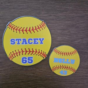 Personalisierte Softball Aufkleber - Tolles Geschenk für Softball Spieler Team Geschenke für Cup-Mannschaft Mädchen für Sportspiele Individueller Aufkleber