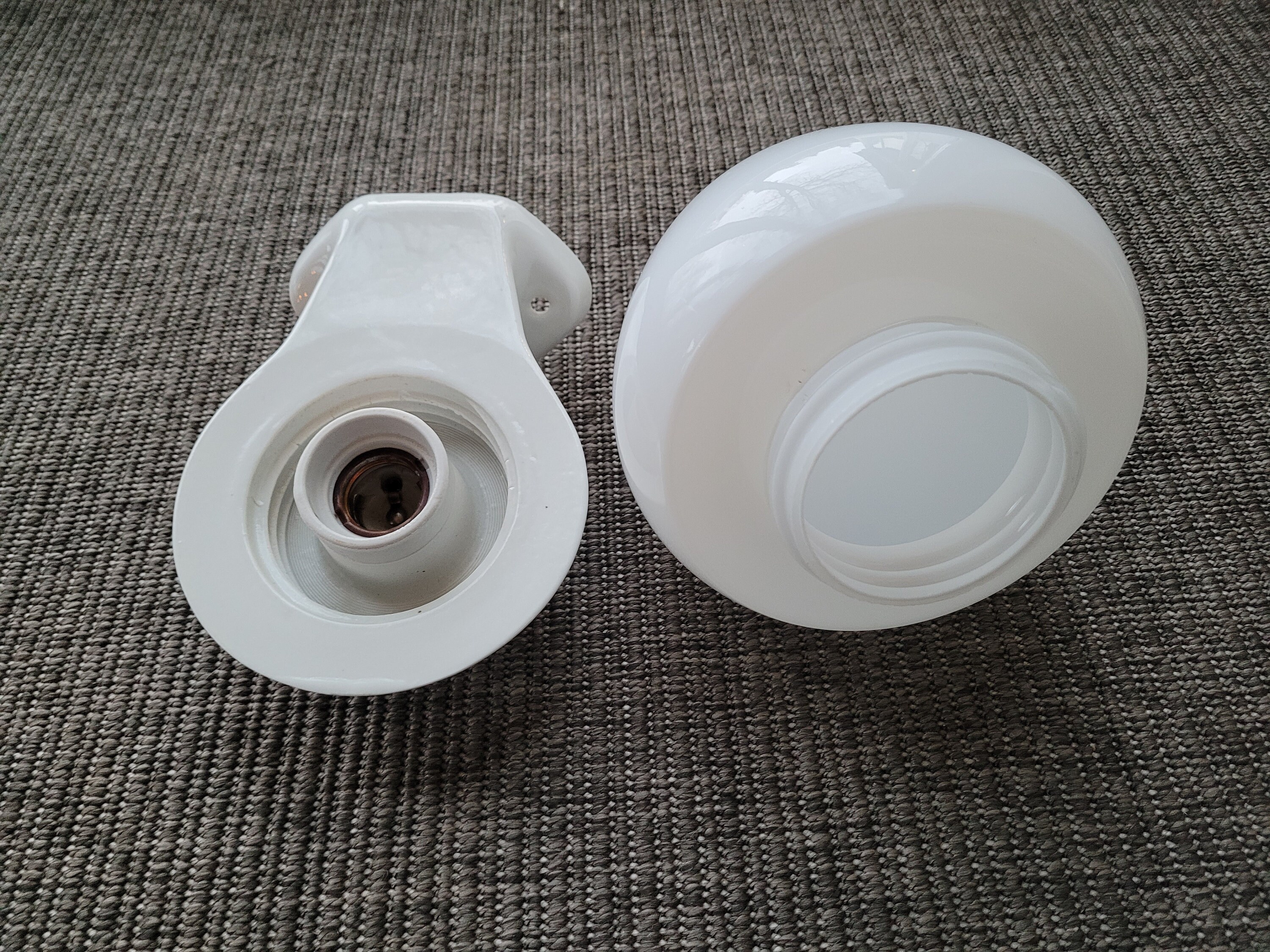 Wilhelm Wagenfeld Vintage Bathroom/kitchen Lamp Model 6023 Wilhelm Wagenfeld Vintage Bathroom/kitchen Lamp Model 6023