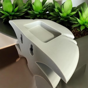 Lockie’s FROG AND GECKO double mushroom food bowl ledge, with worm cut out platform. Dart frog, tree frog, milk frog, dumpy frog,