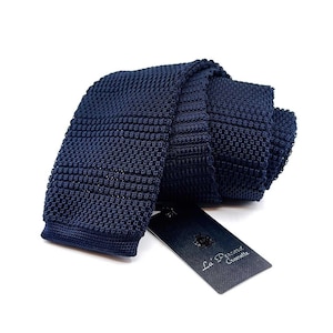 Handmade Dark Navy Knit Tie – Stylish Slim Men&#39;s Necktie for Weddings, Formal Events, and Everyday Wear – Elegant and Modern Look
