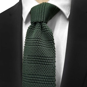 Handmade Green Knit Tie – Stylish Slim Men&#39;s Necktie for Formal & Casual Outfits - Elegant and Modern Design - Dark Green Knit Tie for Men