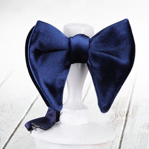 Navy Velvet Bow Tie, Solid Velvet Blue Bow Tie, Velvet Groom Bowtie, Wedding Gift Tie, Groomsmen Gift, Grooms Bow Tie, Navy Blue Bowties