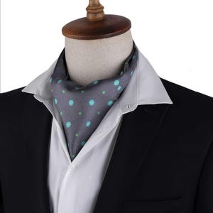 Grijze gebloemde zijden ascot-das voor heren – elegante Italiaanse bruiloftsdas met turkooizen details – formele sjaal en cadeau-idee – handgemaakte stropdas