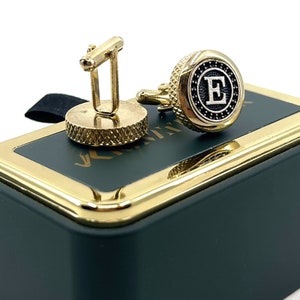 Gemelos con inicial de oro: regalo de monograma personalizado hecho a mano para hombres, perfecto para bodas, padrinos de boda o elegancia cotidiana, regalo de San Valentín