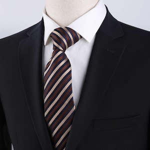 Elegant Striped Silk Tie for Men - Classic Luxury Necktie for Business, Weddings & Formal Events - Premium Handmade Design, Gift for Him