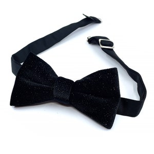 Glitter Black Velvet Bow Tie, Shimmer Wedding Bow Tie, Solid Black Bow Tie, Groomsmen Bowtie, Wedding Bowtie Black, Unique Bow Tie for Mens