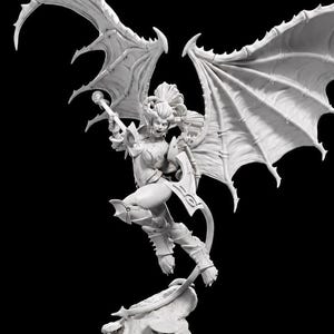 Könnte beinhalten: Eine weiße, unbemalte Miniaturfigur eines geflügelten humanoiden Wesens in einer dynamischen Flugpose. Die Figur hat große fledermausartige Flügel, spitze Ohren und eine Rüstung an Armen und Beinen und hält eine stabartige Waffe in der Hand.
