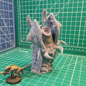 Nydus Worm Prime, Rescaled for Wargaming | Tabletop Miniatures (Kindle)