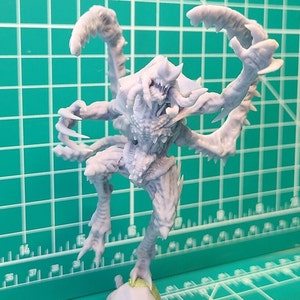 Xenoteras Lurking Monstrosity (Three Sizes) | Miniatures Wargaming Kits (RedBeardBits)