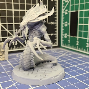 Hydrasaur Prime (Four Sizes - Fits 40mm, 50mm, 60mm, 80mm+ bases | bundle and save!) | Tabletop Miniatures