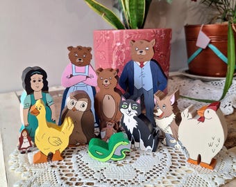 Lilla björnfamiljen och vännerna i trä