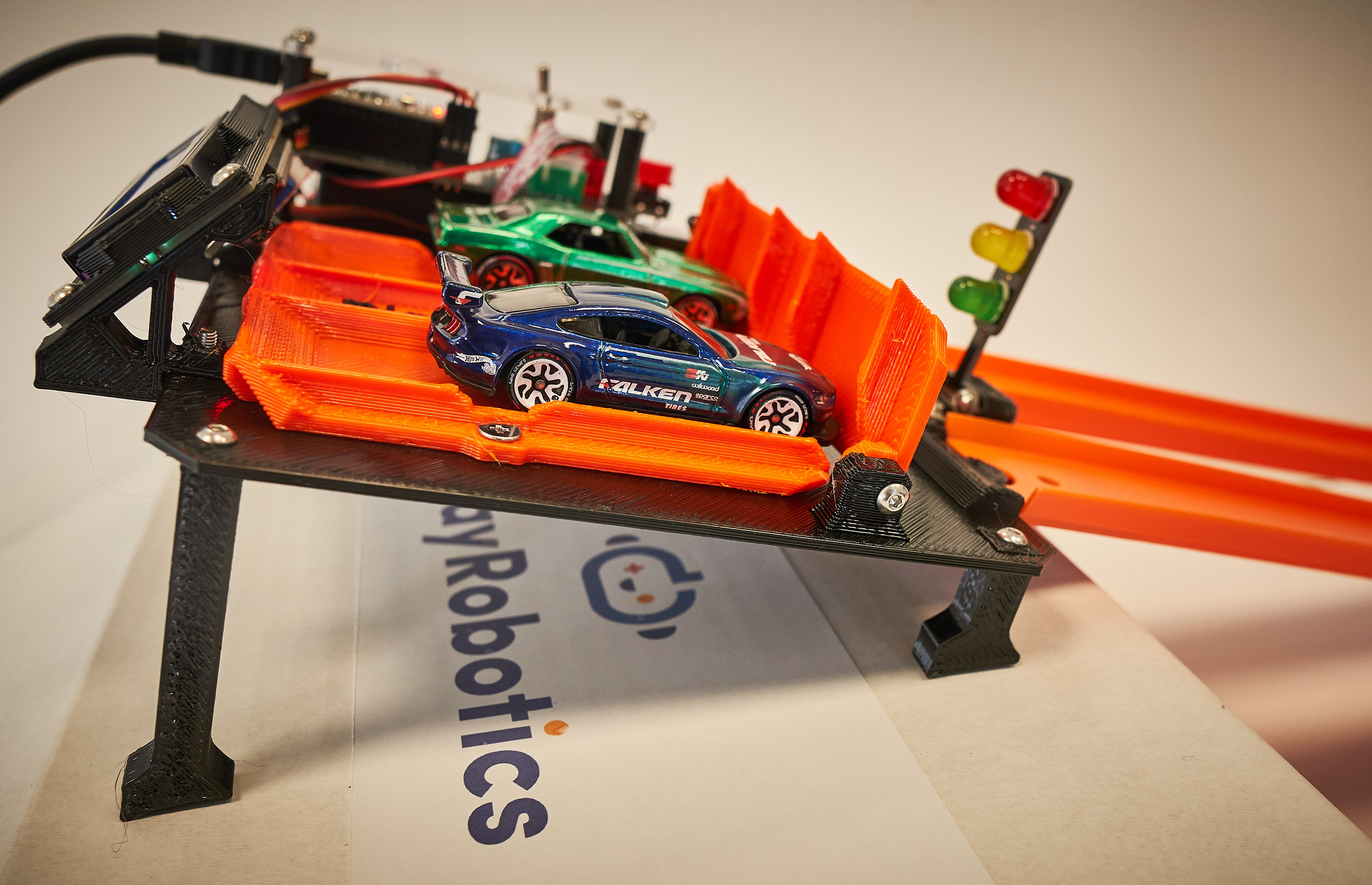 Hot wheels track cheap finish line