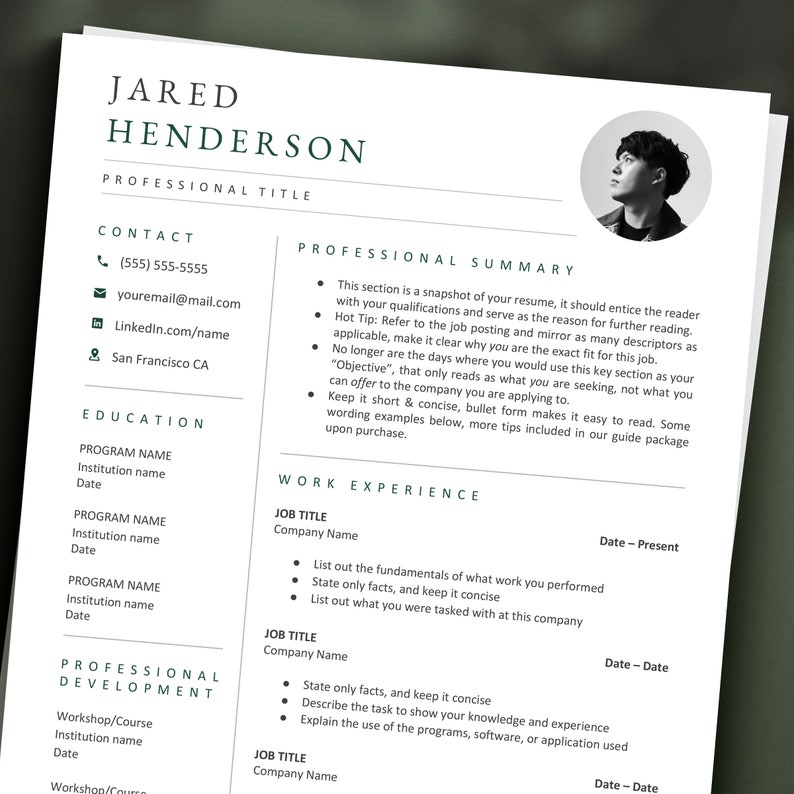 Peut inclure: Un mod&egrave;le de CV avec des sections pour un r&eacute;sum&eacute; professionnel, l'&eacute;ducation et l'exp&eacute;rience professionnelle. Le mod&egrave;le est con&ccedil;u pour aider les chercheurs d'emploi &agrave; cr&eacute;er un CV visuellement attrayant et informatif.