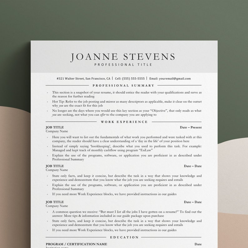 Puede incluir: Una plantilla de curr&iacute;culum vitae en blanco y negro con el nombre Joanne Stevens en la parte superior. El curr&iacute;culum incluye secciones para el resumen profesional, la experiencia laboral, el t&iacute;tulo del puesto, el nombre de la empresa, la fecha y la educaci&oacute;n.