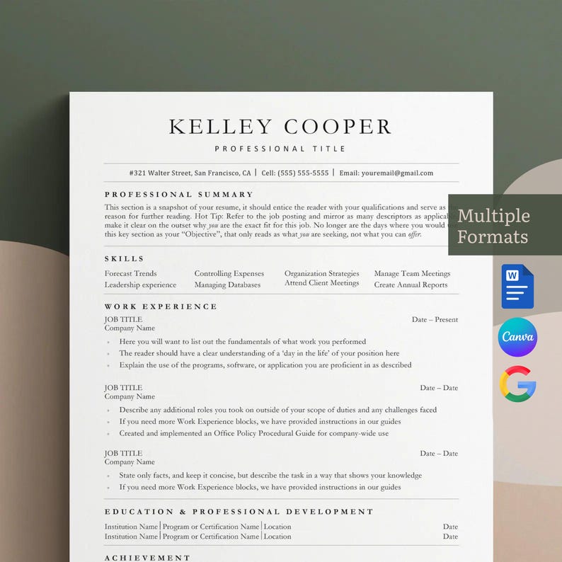 Op de afbeelding: Een zwart-witte cv-sjabloon met de naam Kelley Cooper bovenaan. De cv bevat secties voor een professionele samenvatting, vaardigheden, werkervaring, opleiding en professionele ontwikkeling, en prestaties.