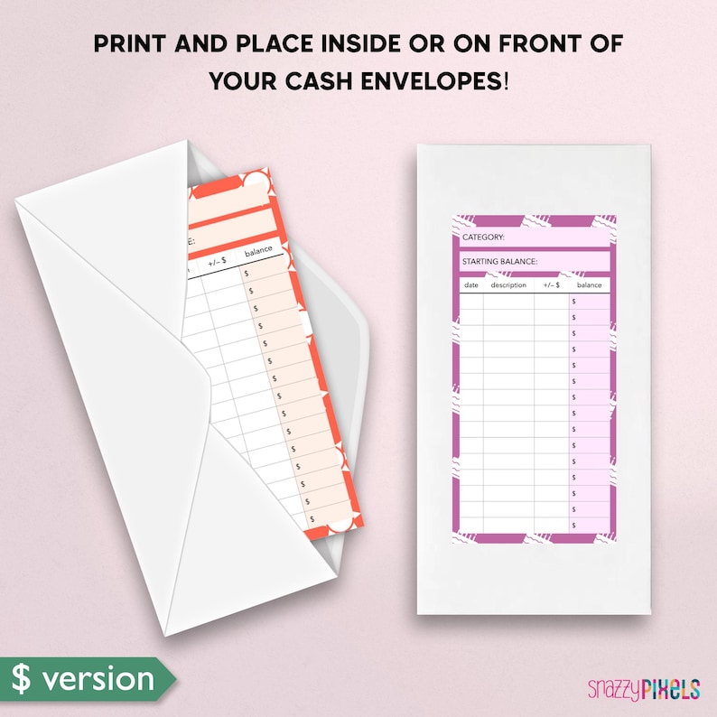 Op de afbeelding: Twee printbare bladen voor het bijhouden van contantenveloppen. E&eacute;n blad is roze met witte strepen en het andere is oranje met witte sterren. Beide bladen hebben kolommen voor datum, beschrijving, in/uit en saldo.