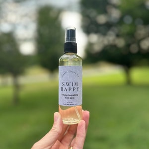 nager heureux | neutralisant le chlore | vaporisateur de vitamine C | avant et après la baignade | natation | été | fête à la piscine