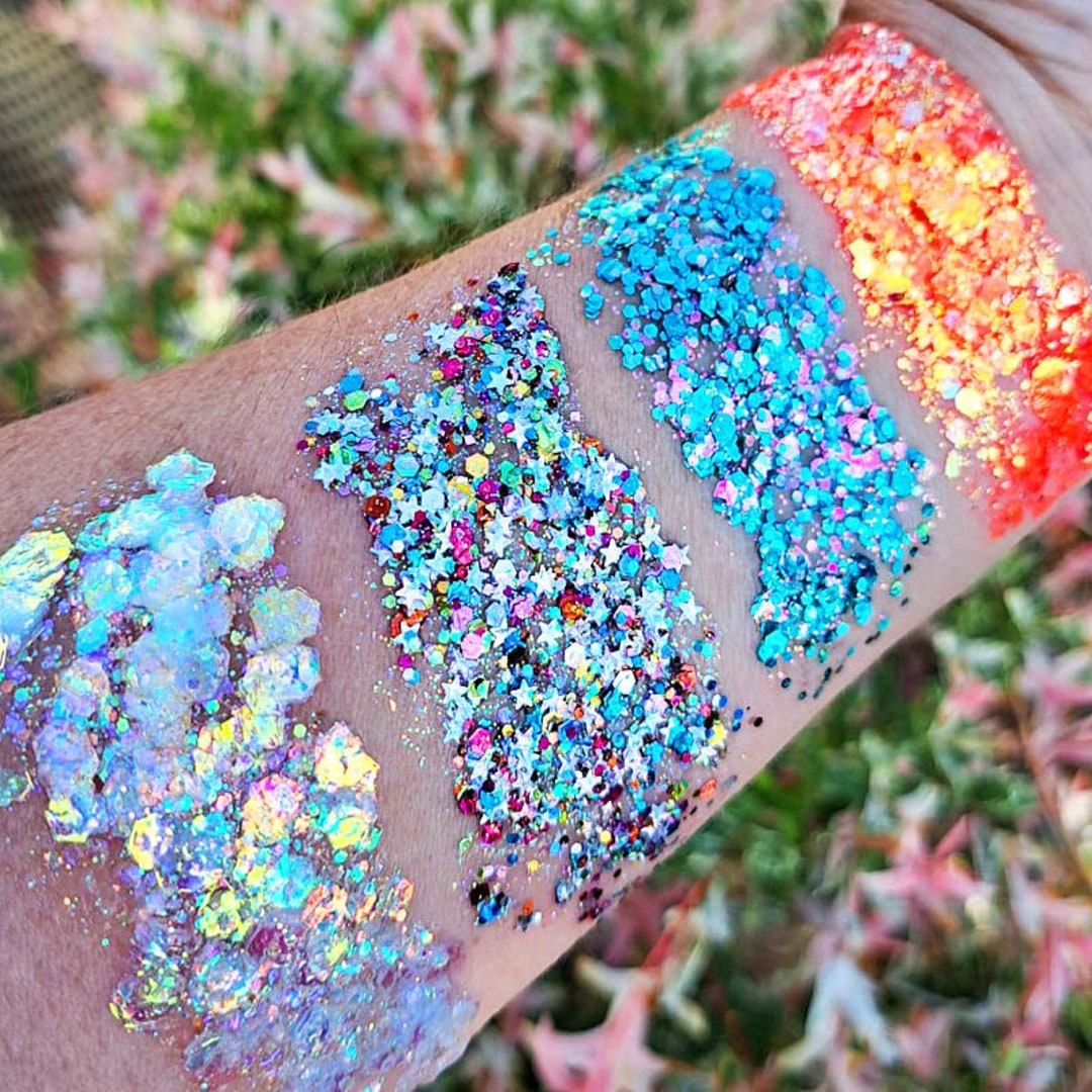 30 Charming Festival Makeup Looks with glitter diamonds 