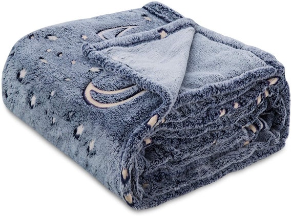 Kuscheldecke »Glow in the dark« Sterne Tiere Fleecedecke Leuchtet im Dunkeln