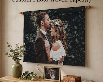 Individuell gestalteter Wandteppich mit Foto | Personalisierter Bilderbehang | Wanddekoration für Familienporträts