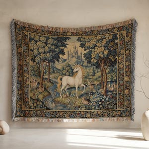 Coperta tessuta con unicorno / Arazzo fantasy medievale da appendere al muro / Plaid rustico con castello rinascimentale